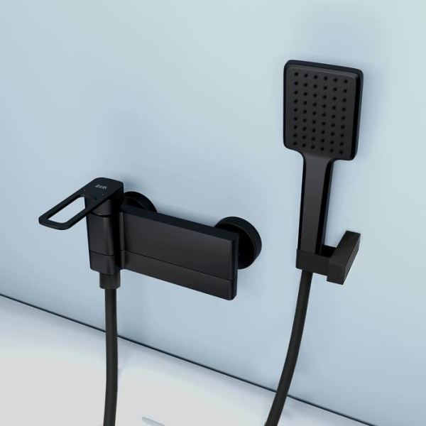 Смеситель для ванны IDDIS Slide черный (SLIBL00i02)